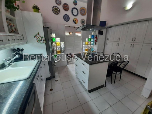 Bello Townhouse En Venta Ubicado En La Tahona 25-15574