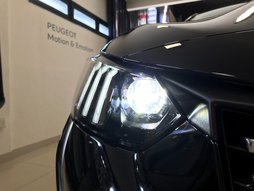 Peugeot 208 Feline 1.6 Tiptronic