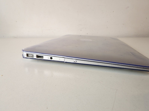 Imagen 5 de 10 de Macbook Air 11 2011 Intel I5, 2 Gb Y 60gb Ssd + Funda - Leer