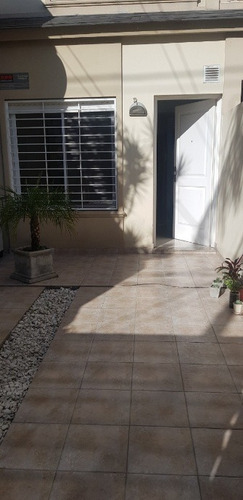 Imagen 1 de 6 de Departamento De 2 Ambientes En Venta - Ramos Mejia