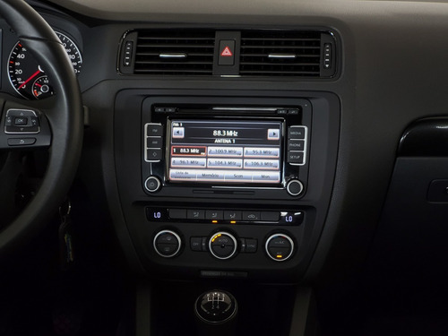 Imagem 13 de 15 de Volkswagen Jetta 2.0 Manual Comfortline 2014