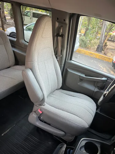 Chevrolet Express 6.0ls C 15 Pas At