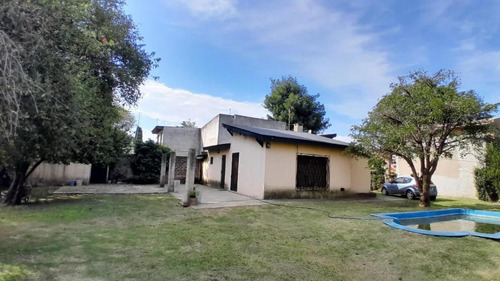 Casa Quinta En Venta - 2 Dormitorios 1 Baño - Moreno