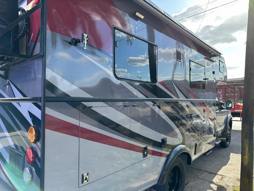 Imagen 3 de 15 de Ford F 4000 Motorhome 4x4
