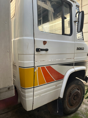 Baú Com Teto Solar Com Sofá Cama Cor Branca Baú Mede4/5