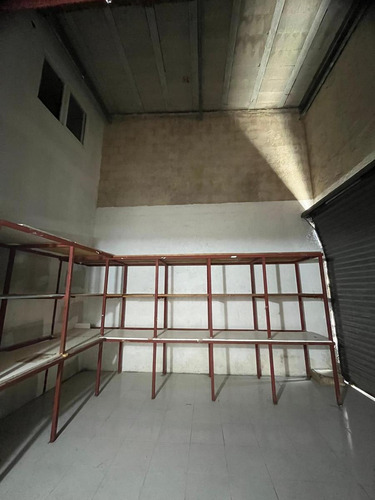 Renta De Local Comercial 89 M2 En Esquina En García Ginerés