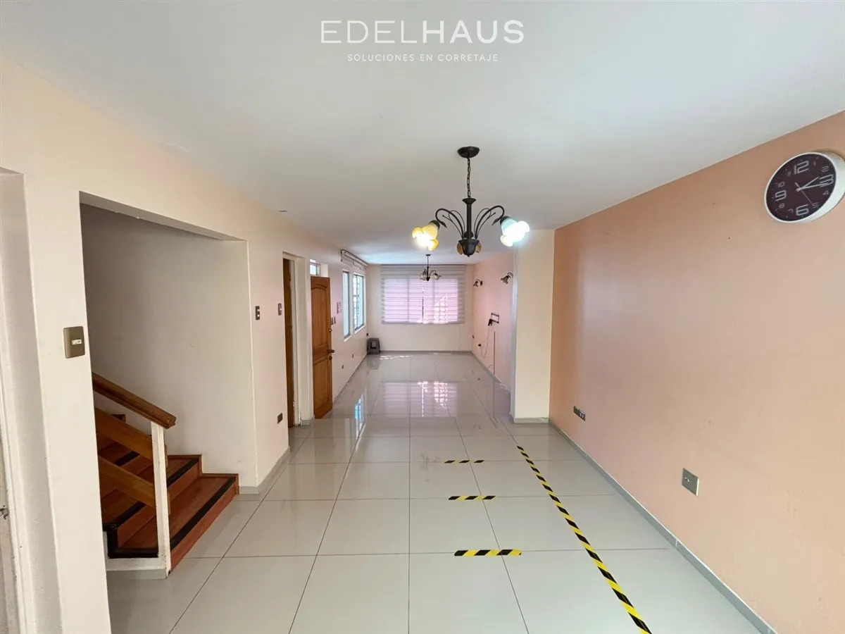 Imagen 1 de 19 de Casa En Arriendo De 6 Dorm, Av. Argentina