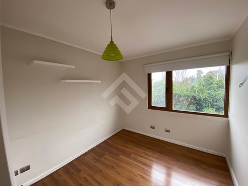 Casa En Venta De 3 Dorm. En Piedra Roja Colina