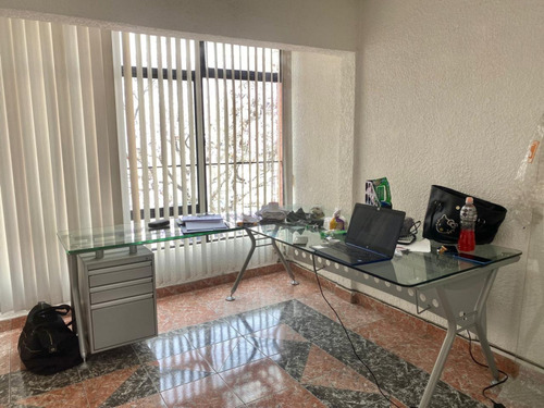 Edificio Con Bodega En Venta En Azcapotzalco.