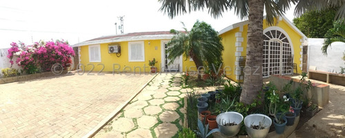 Imagen 3 de 15 de Hermosa Casa En Venta Ubicada Al Este De La Ciudad De Coro