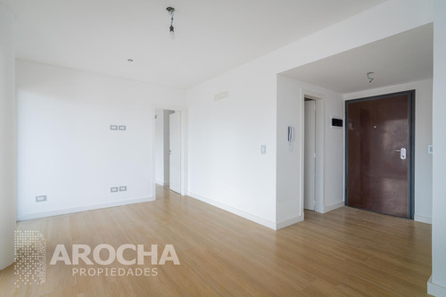 Departamento En Venta 2 Ambientes Quilmes Centro, Con Cochera