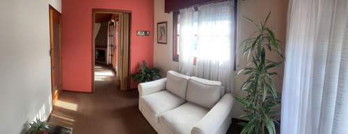 Dueño Vende 2 Casas En Un Mismo Padrón. Muy Próximo Al Centro, Shopping-terminal, Y Centros De Estudio.
