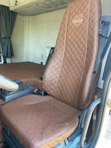Volvo Vm 330 8x2 Bitruck - 2018 No Chassi