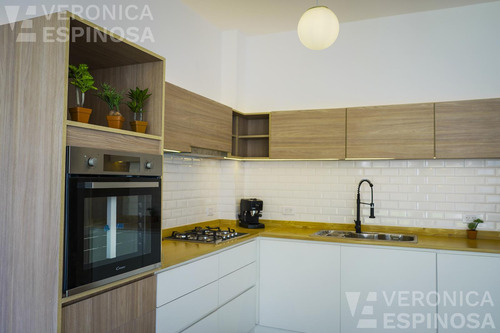 Casa En Venta De Cuatros Ambientes - Haedo Sur