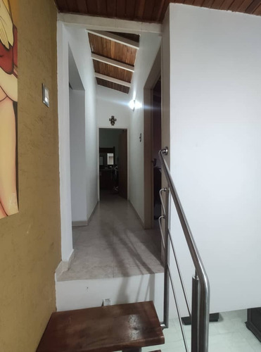 Imagen 5 de 20 de 165358 Carmen María González Vende Bello Thownhouse En Venta Conj. Res. Cantapiedra, Las Quintas De Naguanagua (0412-4359728)