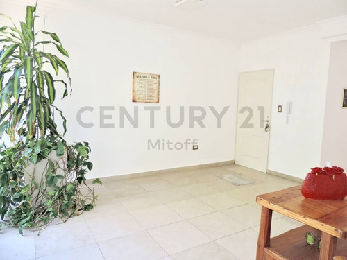 Imagen 2 de 30 de Semipiso De 2 Dormitorios En Venta En La Plata