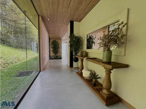 Una Casa Espectacular(mls#249327)