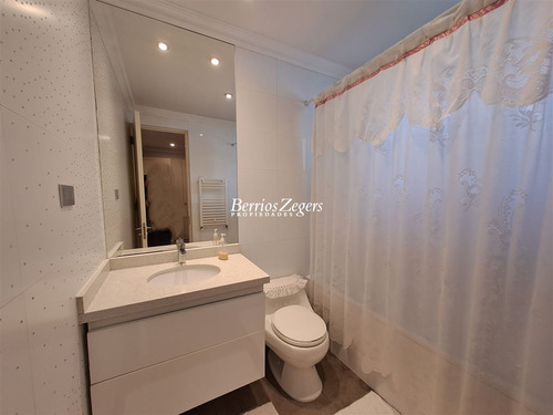 Casa En Venta, 4 Dormitorios 4 Baños, Sala De Estar La Reina