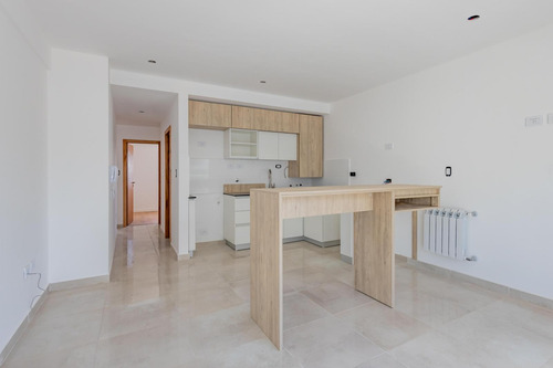 Departamento En Venta - 2 Dormitorios 1 Baño - 67mts2 - La Plata