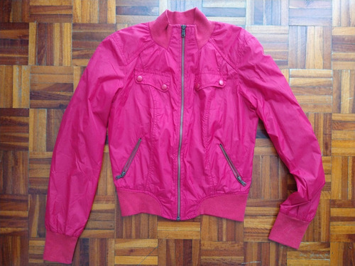 Campera Roja Finita Talle M Tipo Rompeviento