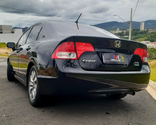 Imagem 5 de 9 de Civic