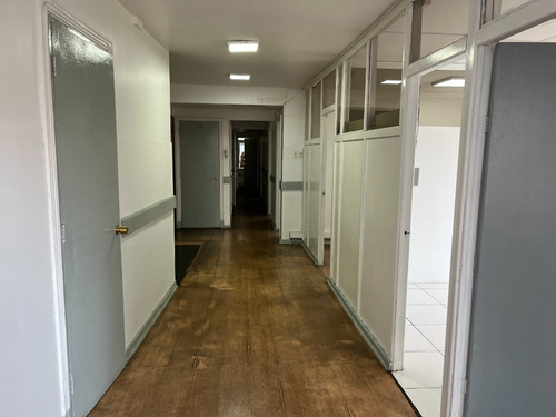 Arriendo Oficina De 7 Box 145 M2 Tenderini Santiago