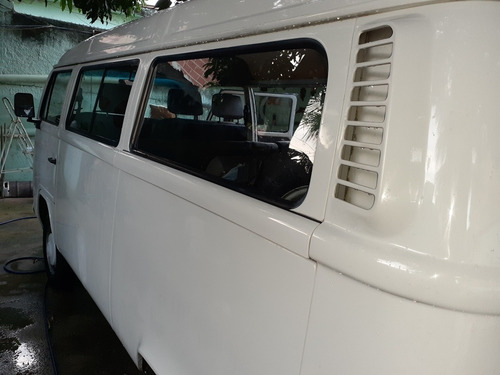Volkswagen Kombi 1.6 3p Gasolina 2004