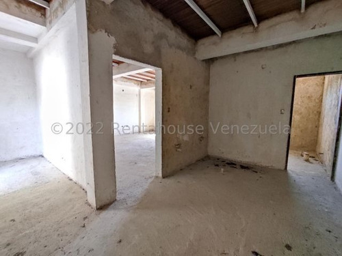 Imagen 9 de 30 de Townhouse En Venta Con Financiamiento, Barrio Sucre. Las Delicias Maracay 23-7799 Hc