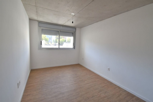 Apartamento En Venta De 2 Dormitorios En Barrio Sur