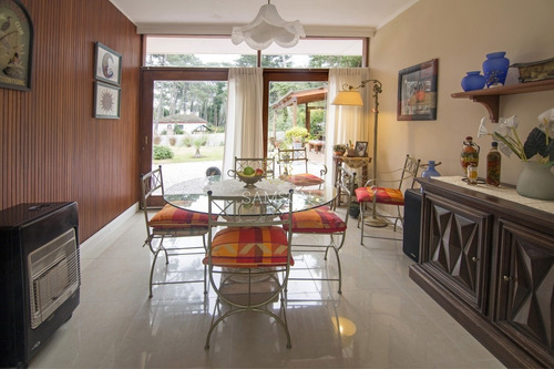Venta Casa De 3 Dormitorios Con Jardín San Rafael, Punta Del Este.- Ref: 13