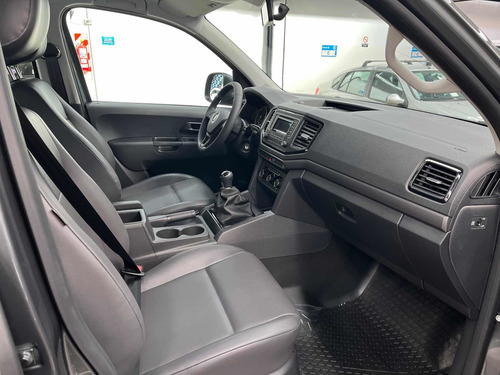 Imagen 8 de 25 de Volkswagen Amarok 2023 2.0 Cd Tdi 140cv Trendline Llantas16
