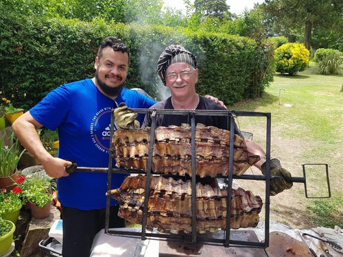 Imagen 4 de 10 de Asador Parrillero Perniles A Domicilio