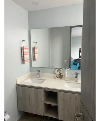 Vendo Apartamento En St Laurent Piso Alto Envigado