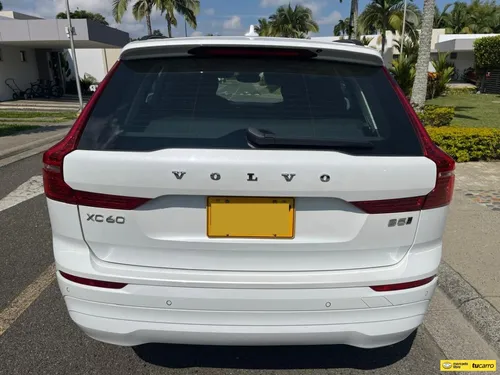 Volvo XC60 B5 MOMENTUM