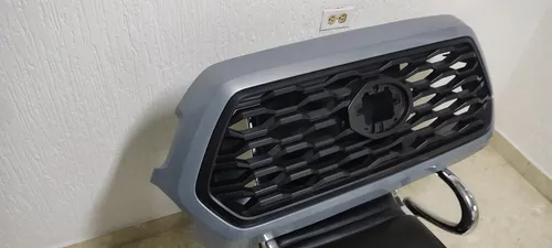 Parrilla De Toyota Tacoma 2016