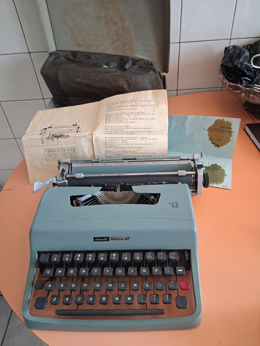 Maquina. Escrever Ollivete 32 Leia Anuncio