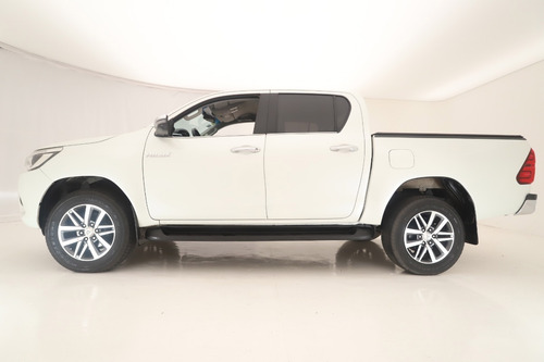 Imagen 3 de 20 de Toyota Hilux Srx 2.8 Dc 4x2 At