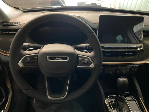 Imagen 12 de 18 de Jeep Commander 2023 2.0 Td At9 4x4 Limited Plus