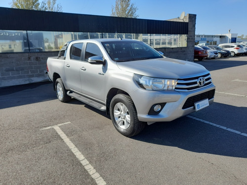 Imagen 12 de 15 de Toyota Hilux 2.8 Tdi Srx Doble Cabina 4x4 2017