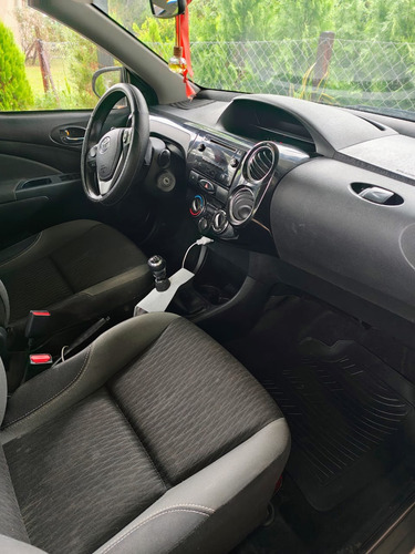 Toyota Etios 1.5 Xs