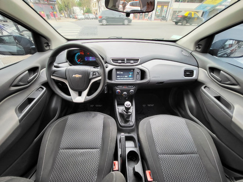 Imagen 20 de 25 de Chevrolet Onix 1.4 Lt Mt 2016 Gris Usado Nt