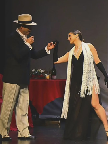 Cantante Eventos A Domicilio:  Tango, Boleros, Nueva Ola.