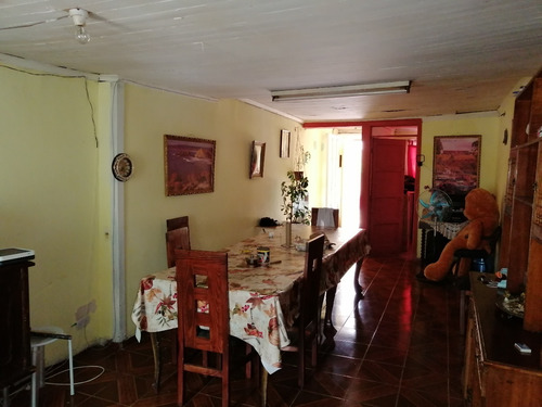 Imagen 13 de 14 de Casa Un Pisos, Solida, En Pasaje Interior