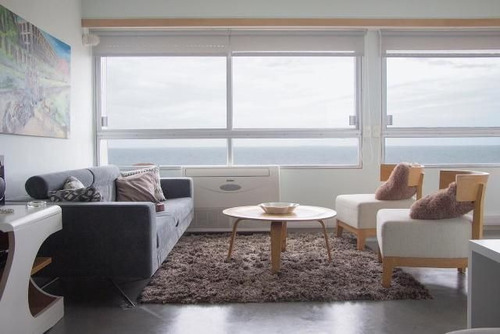 Apartamento En Venta De 2 Dormitorios En Peninsula