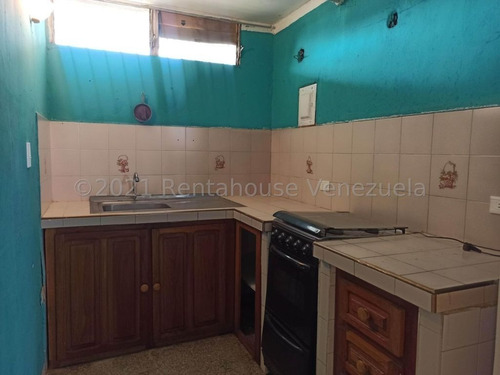 Imagen 2 de 7 de 04146954944 # 22-7136 Apartamento Barato En Venta En La Velita