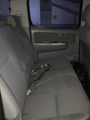 Imagen 12 de 15 de Toyota Hilux 3.0 D/cab 4x4 Srv Lim P/2