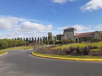 Imagen 5 de 10 de Bajó De Precio | Terreno A La Laguna | Barrio San Francisco, Villanueva