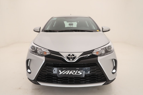 Imagen 5 de 17 de Yaris Xls Cvt 5p $ 8.806.955 Nm5