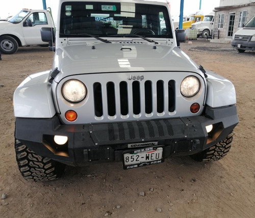 Imagen 2 de 13 de Jeep Wrangler Sahara 2009