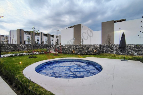 Renta Departamento De Dos Pisos En Segundo Nivel Con Roof Garden Y Vista Panorámica